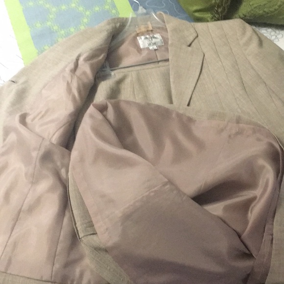 Vintage style Oat color 2 piece skirt/jacket suit - Picture 8 of 8